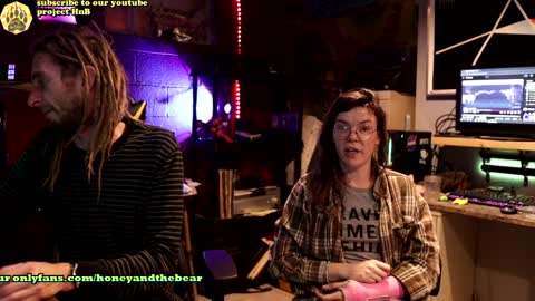 Snapshot of honeyand_thebear chatting on 14, 12, 2024 Honey and Bear online show from 14, 12, 2024