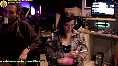 Snapshot of honeyand_thebear chatting on 15, 12, 2024 Honey and Bear online show from 15, 12, 2024
