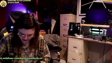 Snapshot of honeyand_thebear chatting on 20, 12, 2024 Honey and Bear online show from 20, 12, 2024