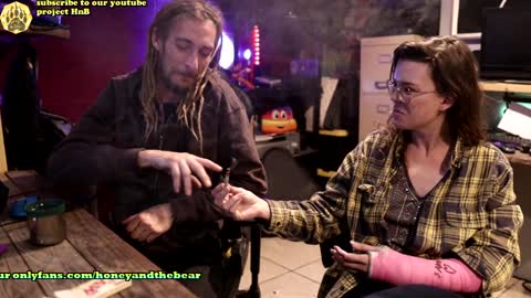 Snapshot of honeyand_thebear chatting on 23, 12, 2024 Honey and Bear online show from 23, 12, 2024