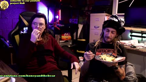 Snapshot of honeyand_thebear chatting on 26, 12, 2024 Honey and Bear online show from 26, 12, 2024