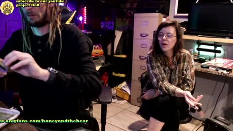 Snapshot of honeyand_thebear chatting on 27, 12, 2024 Honey and Bear online show from 27, 12, 2024