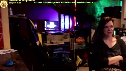 Snapshot of honeyand_thebear chatting on 19, 1, 2025 Honey and Bear online show from 19, 1, 2025