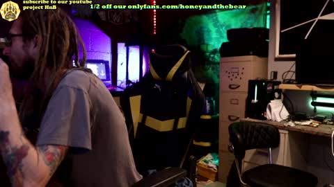 Snapshot of honeyand_thebear chatting on 20, 1, 2025 Honey and Bear online show from 20, 1, 2025