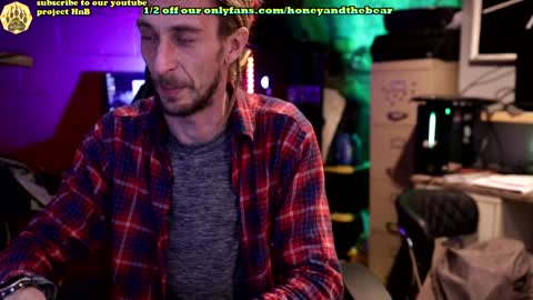 Snapshot of honeyand_thebear chatting on 6, 2, 2025 Honey and Bear online show from 6, 2, 2025