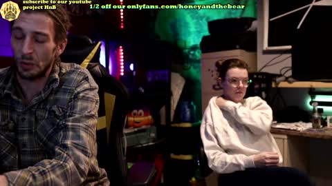 Snapshot of honeyand_thebear chatting on 8, 2, 2025 Honey and Bear online show from 8, 2, 2025
