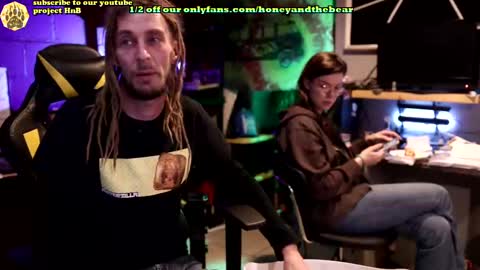 Snapshot of honeyand_thebear chatting on 11, 3, 2025 Honey and Bear online show from 11, 3, 2025