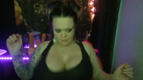 honeychambers online show from 2, 4, 2026