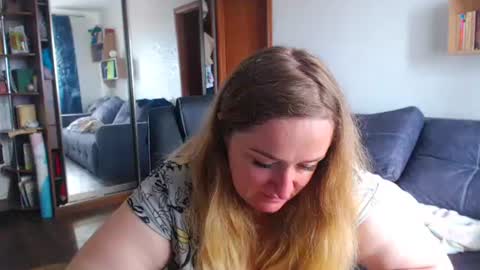 HoneydewMolly online show from 8, 6, 2026