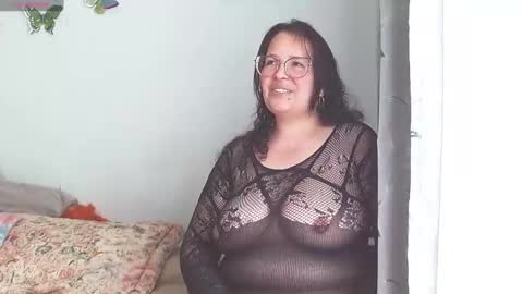 Snapshot of honeyhotpaty chatting on 18, 12, 2024 sofia online show from 18, 12, 2024