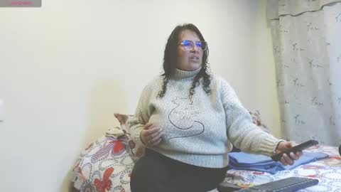 Snapshot of honeyhotpaty chatting on 27, 2, 2025 sofia online show from 27, 2, 2025