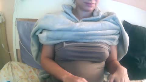 Snapshot of honeyjuice7 chatting on 5, 2, 2026 Sensimilla online show from 5, 2, 2026