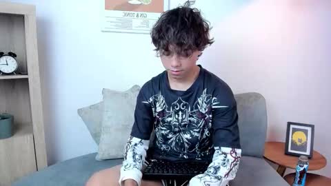 honeymoon_sariel online show from 6, 2, 2026