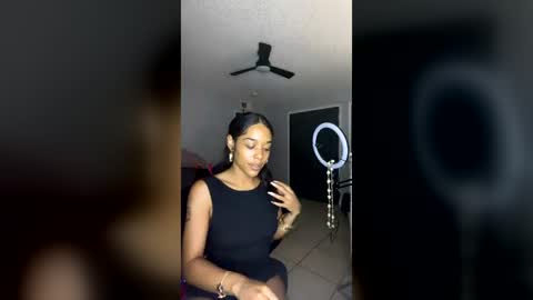 honeyrayxx online show from 19, 7, 2026