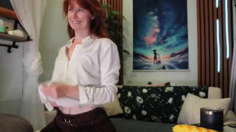 Snapshot of honeyumtoast chatting on 22, 10, 2025 Noelle online show from 22, 10, 2025