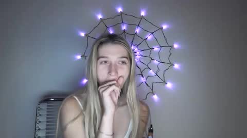 Snapshot of honeyveil chatting on 26, 10, 2025 honeyveil online show from 26, 10, 2025