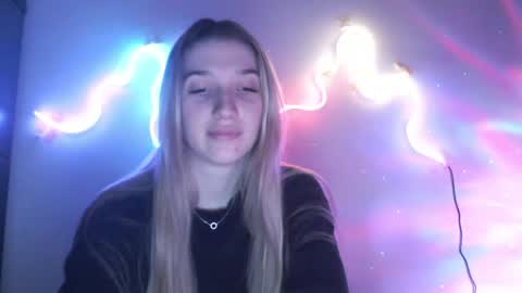 honeyveil online show from 18, 3, 2026