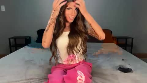 HoneyVelourTS online show from 10, 4, 2026