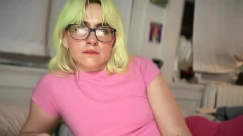 Snapshot of honeyxlimbed chatting on 22, 11, 2025 Emi Rose online show from 22, 11, 2025