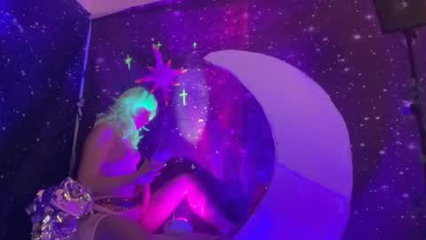 Emi Rose online show from 16, 2, 2026