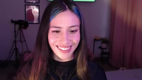 Snapshot of honeyypeaach chatting on 14, 2, 2025    online show from 14, 2, 2025