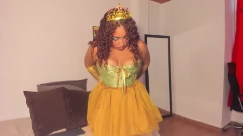 Snapshot of honeyyybrown chatting on 1, 11, 2025 HoneyBrown online show from 1, 11, 2025