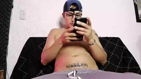 Snapshot of honter20 chatting on 16, 10, 2025 robiin online show from 16, 10, 2025