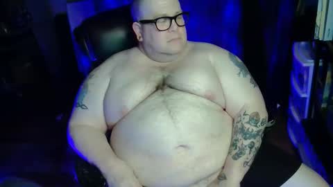 Snapshot of hoosierdaddyxl chatting on 13, 4, 2026 Sir online show from 13, 4, 2026