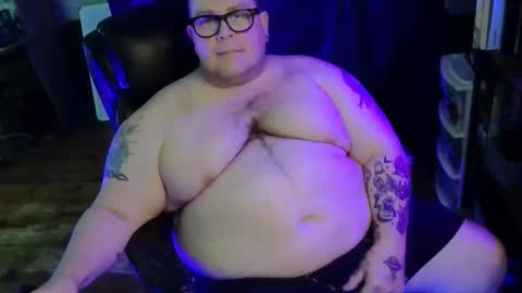 Snapshot of hoosierdaddyxl chatting on 25, 4, 2026 Sir online show from 25, 4, 2026
