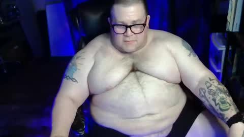 Snapshot of hoosierdaddyxl chatting on 5, 5, 2026 Sir online show from 5, 5, 2026
