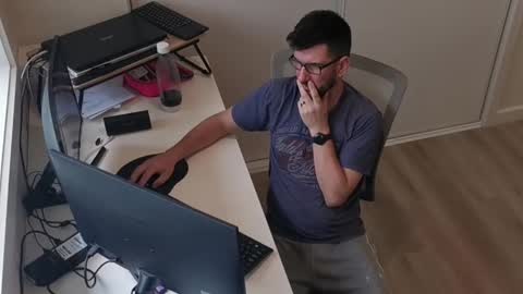 Snapshot of hopefulguy86 chatting on 2, 10, 2025 hopefulguy86 online show from 2, 10, 2025