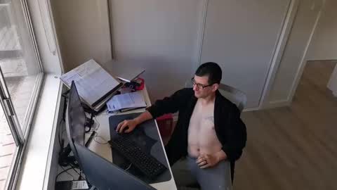 Snapshot of hopefulguy86 chatting on 22, 12, 2025 hopefulguy86 online show from 22, 12, 2025