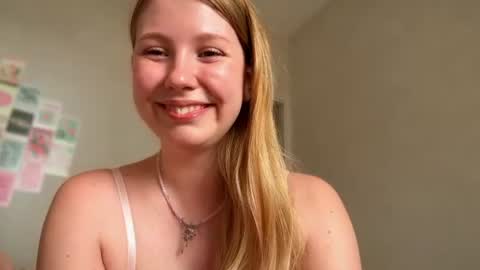 Snapshot of horney_audrey chatting on 22, 6, 2026 Audrey online show from 22, 6, 2026