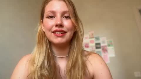 Snapshot of horney_audrey chatting on 25, 6, 2026 Audrey online show from 25, 6, 2026
