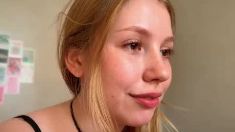 Snapshot of horney_audrey chatting on 3, 7, 2026 Audrey online show from 3, 7, 2026
