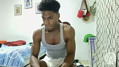 Snapshot of horneyguy2399 chatting on 5, 1, 2025 sugarbaby online show from 5, 1, 2025