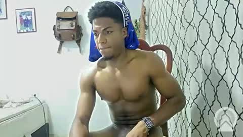 Snapshot of horneyguy2399 chatting on 12, 1, 2025 sugarbaby online show from 12, 1, 2025