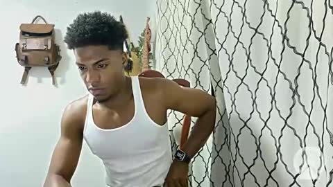 Snapshot of horneyguy2399 chatting on 15, 1, 2025 sugarbaby online show from 15, 1, 2025