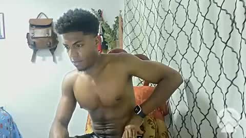 Snapshot of horneyguy2399 chatting on 18, 1, 2025 sugarbaby online show from 18, 1, 2025