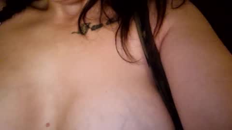 Snapshot of horneymomnextdoor chatting on 26, 9, 2025 horneymomnextdoor online show from 26, 9, 2025