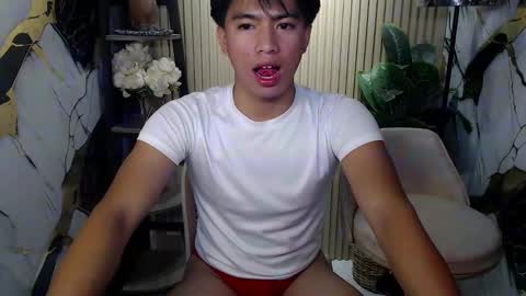 cum boy james online show from 18, 4, 2026