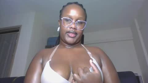 Snapshot of horny_sexxy_babe chatting on 23, 6, 2026 Lucy online show from 23, 6, 2026