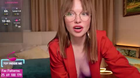 Snapshot of horny_svinka chatting on 19, 10, 2025 Horny Svinka online show from 19, 10, 2025