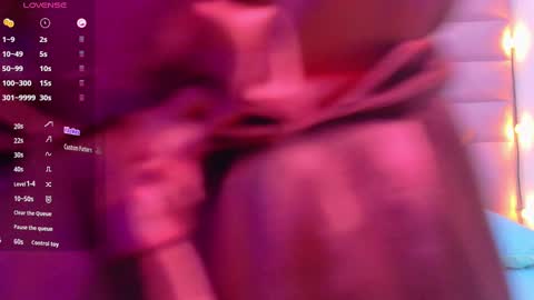 Khloe  online show from 23, 9, 2025