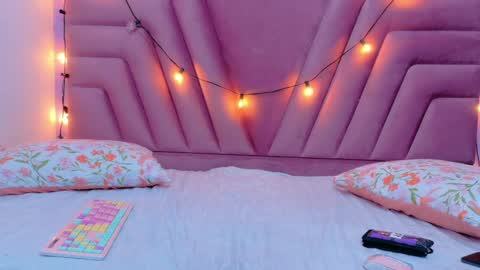 Khloe  online show from 14, 11, 2025