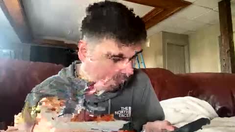 Snapshot of hornyboi2710 chatting on 16, 11, 2025 Justin 7 inches online show from 16, 11, 2025