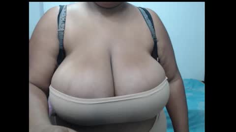 Snapshot of hornyboobs18 chatting on 29, 10, 2025 karen online show from 29, 10, 2025