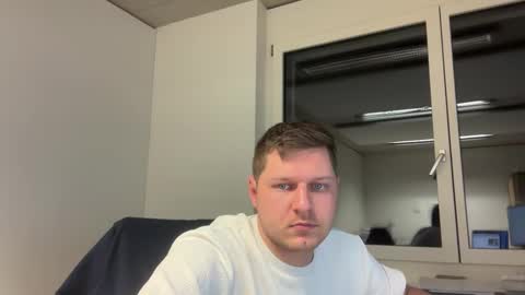 Snapshot of hornyboy95300 chatting on 27, 11, 2025 hornyboy95300 online show from 27, 11, 2025