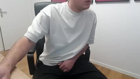 Snapshot of hornyboy95300 chatting on 29, 11, 2025 hornyboy95300 online show from 29, 11, 2025