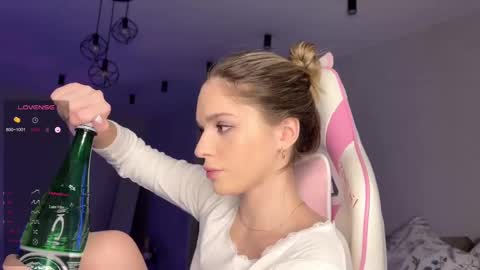 Sonya online show from 6, 3, 2025